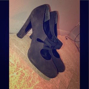 NWOT Stuart Weitzman Tall 4 inch block heels for a steal